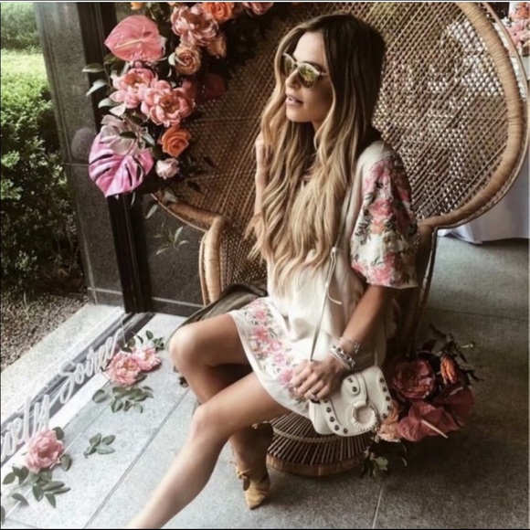 Dresses & Skirts - 🌸💕NWT BOHO floral embroidered dress💕🌸